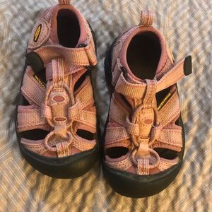 Girls waterproof keen shoes